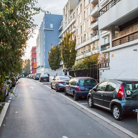 Apartamento Comfortable Apart With Bar In Paris Saint-Denis-en-Margeride