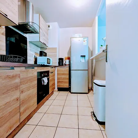 Comfortable Apart With Bar In Paris Apartamento
