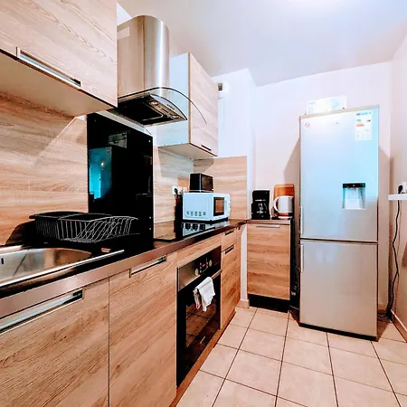 Apartamento Comfortable Apart With Bar In Paris Saint-Denis-en-Margeride