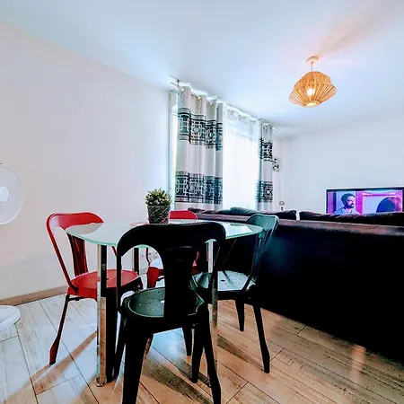 Apartamento Comfortable Apart With Bar In Paris