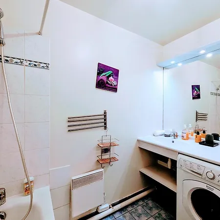 Apartamento Comfortable Apart With Bar In Paris Saint-Denis-en-Margeride